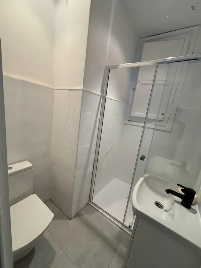 Habitaci	ón Doble en Piso de 7 Habitaciones