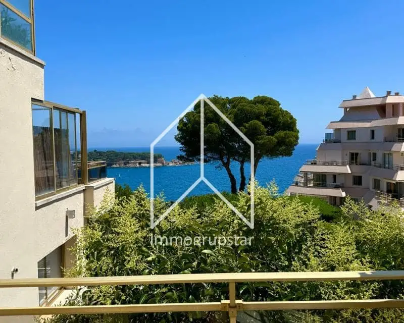 Apartamento en Primera Linea de Mar en S'Agaro con Vistas Panoramicas