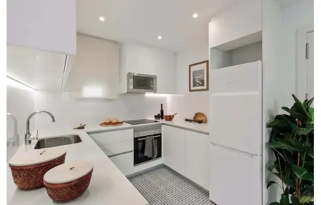 Apartamento 4 Dormitorios 74m2 Barcelona Alquiler Temporada Media Larga
