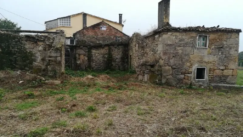 Casa de Piedra para Restaurar en Teo 198m2