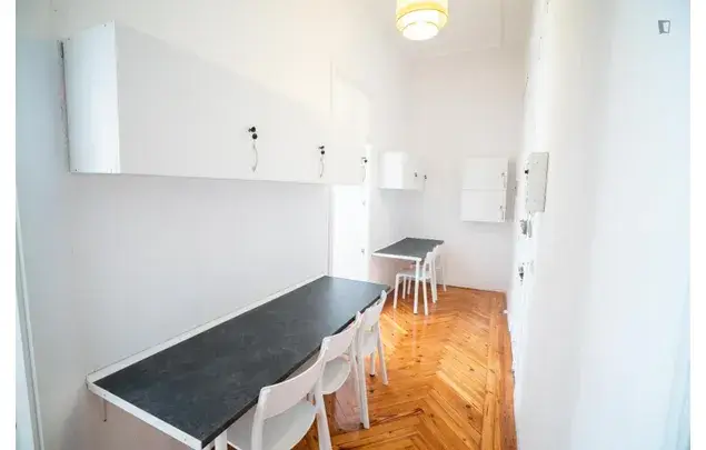Rent 7 bedroom apartment in Madrid