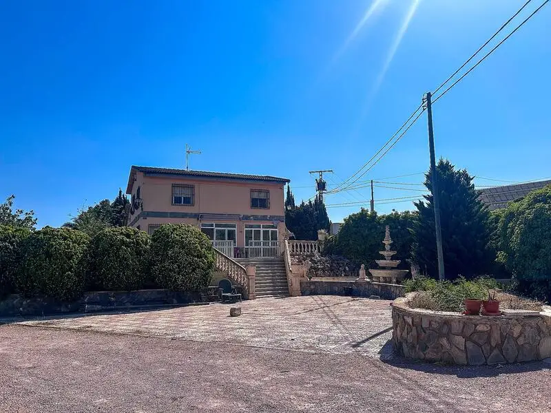 Casa de Campo en Sax con Piscina y Gran Parcela