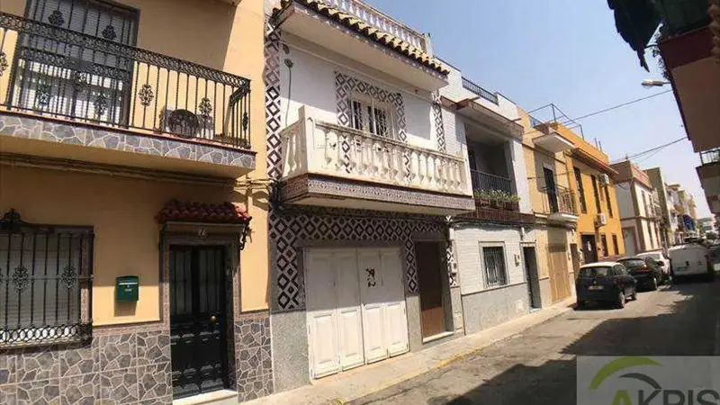Casa en Sevilla con Garaje 3 Dormitorios 2 Baños