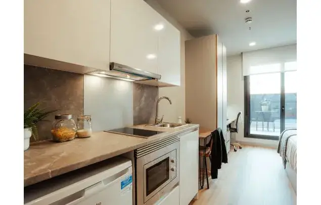 Estudio en Sant Marti Barcelona con todos los servicios incluidos