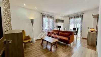 Ático con Solárium en Istán: Vistas, Tranquilidad y Comodidad