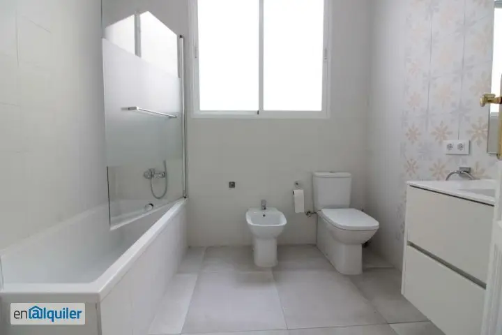 Alquiler Piso 6 habitaciones Eixample Valencia