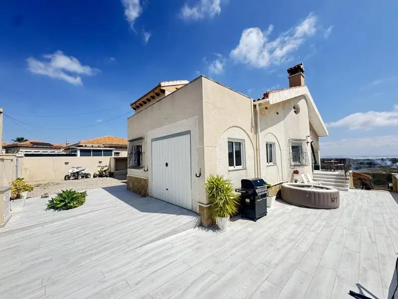 Villa en San Miguel de Salinas con Vistas Panorámicas