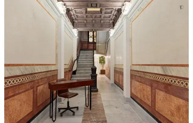 Rent 4 bedroom apartment in Barcelona