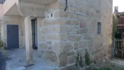 Casa adosada con finca en Solveira de Paderne