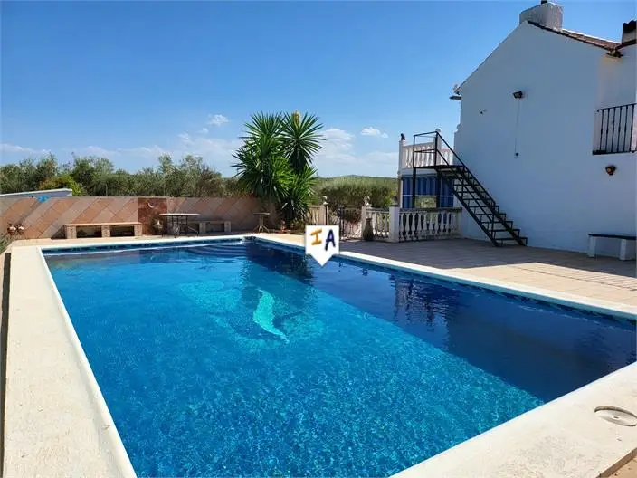 Villa 3 Dormitorios en Venta Cerca Puente Genil