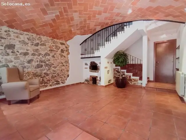 Casa Rústica en Castellar del Vallés: 4 Dormitorios, Garaje Doble