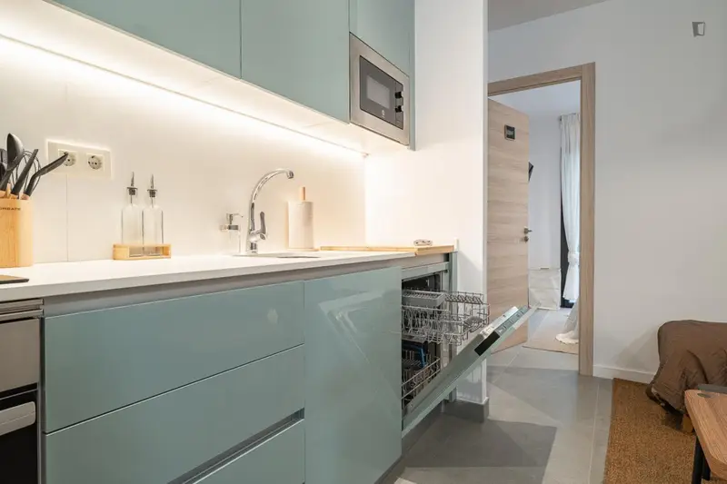 Habitacion Individual con Balcon y Terraza Privada en Sants Montjuic