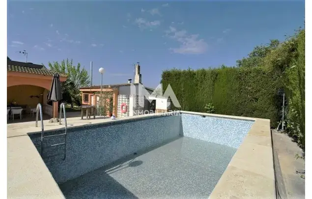 Chalet 4 Dormitorios 140m² L Eliana Jardin Piscina