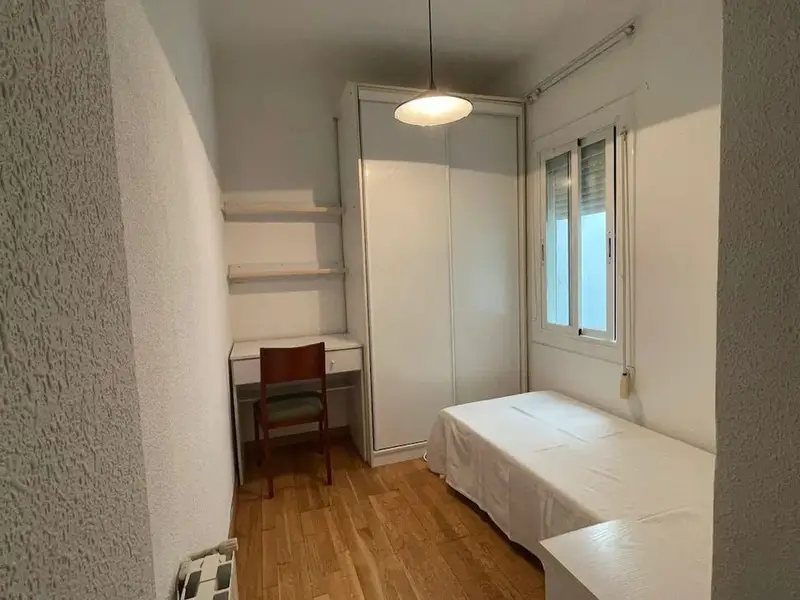 Apartamento 3 Dormitorios 1 Ba
tilde;o Barcelona Alquiler
