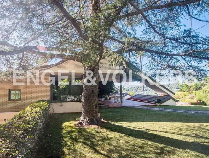 Chalet con Vistas al Campo de Golf en Borriol