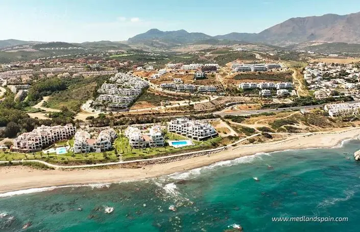 Apartamento 2 Dormitorios Casares Malaga Costa del Sol
