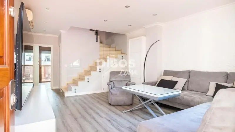 Casa en venta en Alcal
						de Guadaira centro