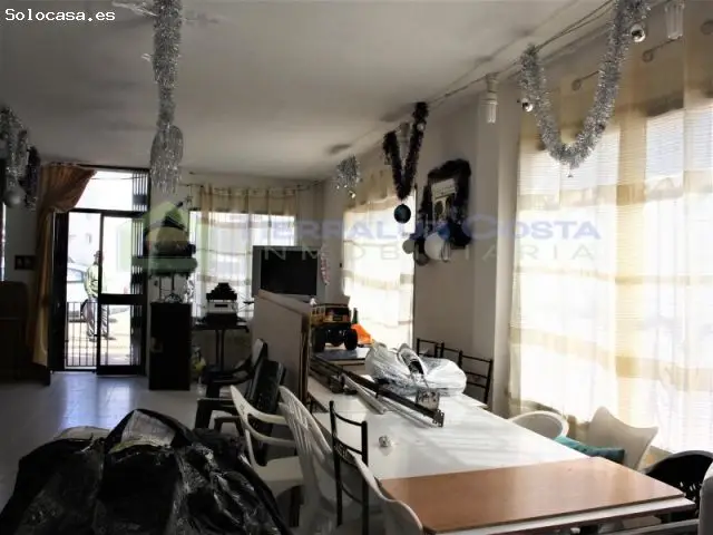 Vivienda y Local Comercial en Virgen Bella