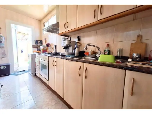 Vivienda 60m2 con Patio Necesita Reformas Cerca Renfe