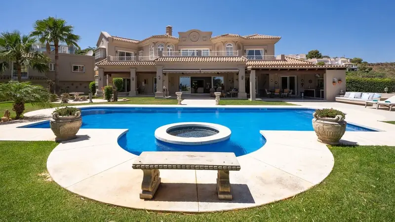 Chalet Lujo 8 Dormitorios Nueva Andalucía Marbella