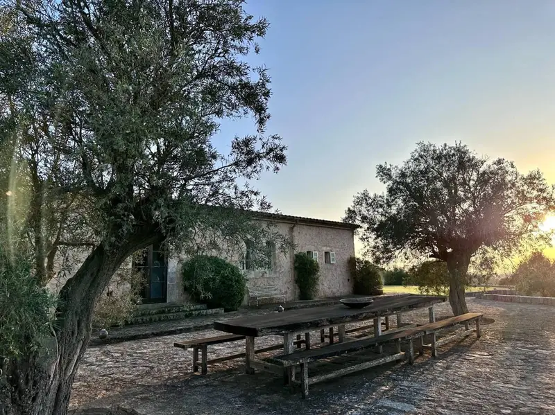 Finca Rural en Mallorca con Piscina Infinita y Vistas al Mar