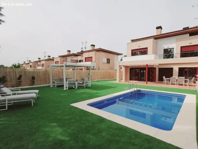 Chalet en La Monacilla Hoyo 3 con Piscina y 3 Dormitorios