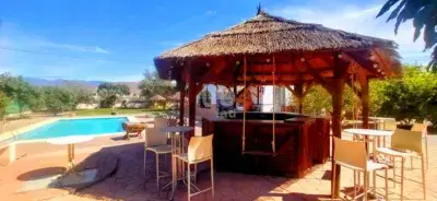 Chalet en Venta en Tabernas con Piscina y Almacén