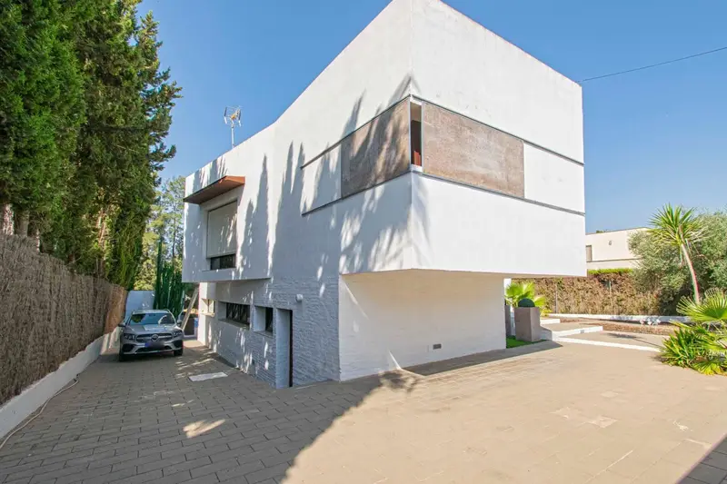 Chalet de Lujo en Aznalcazar con Piscina Privada y Garaje