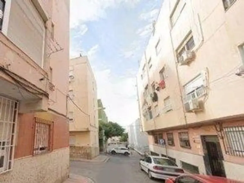 Piso en Almería Centro para inversores 86m²