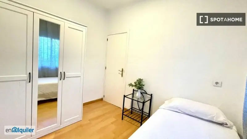 Alquiler habitaciones Triana piso amueblado 3 dormitorios