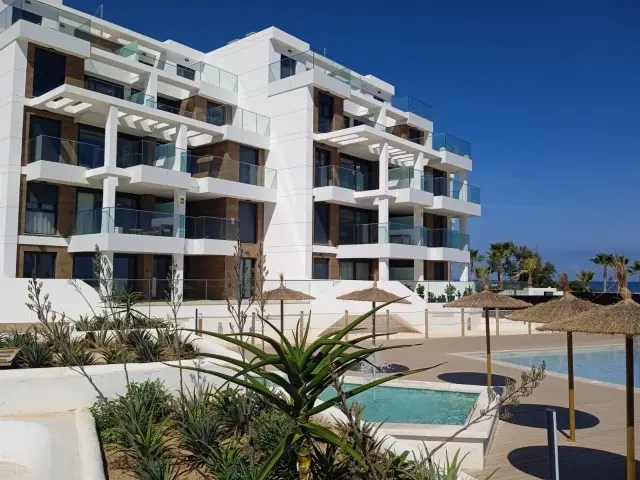 Piso 3 Dormitorios en Venta Valencia Primera Linea de Playa