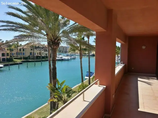 Dúplex de Lujo en Sotogrande con Vistas Panorámicas