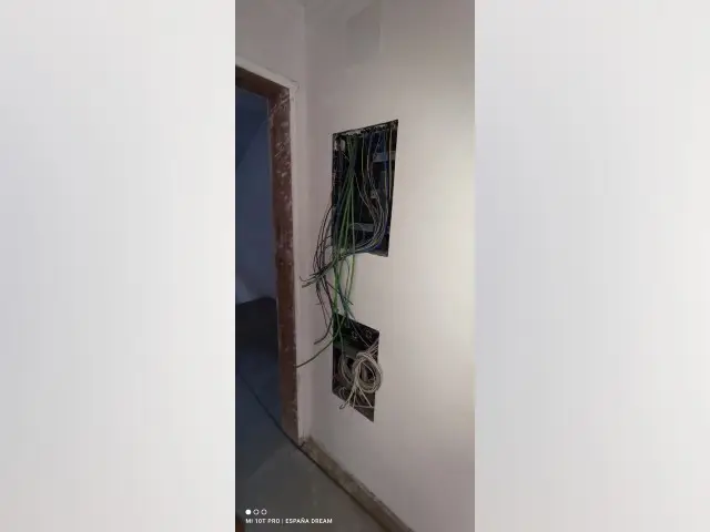 Piso 4 Dormitorios Caudete  260m2  2 Baños Terrazas Unidad Comercial