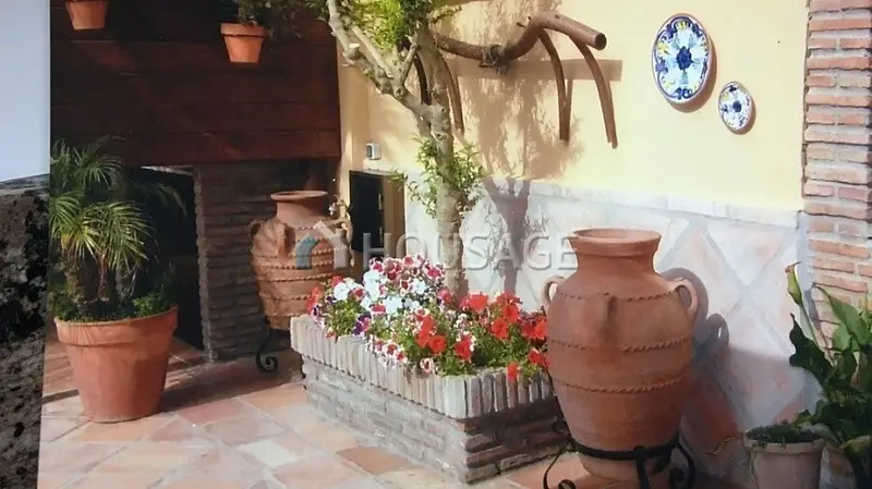 Villa en venta en Estepona Pueblo con vistas al mar