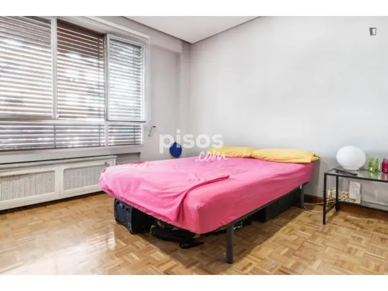 Habitaci	ón Privada Amueblada en Madrid - Cerca de Cuzco y Plaza de Castilla