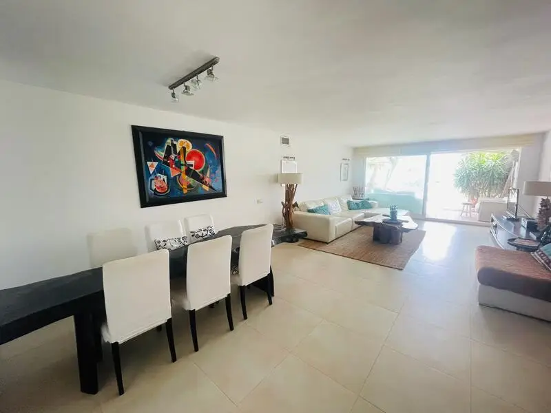 Apartamento 4 Dormitorios Talamanca Ibiza