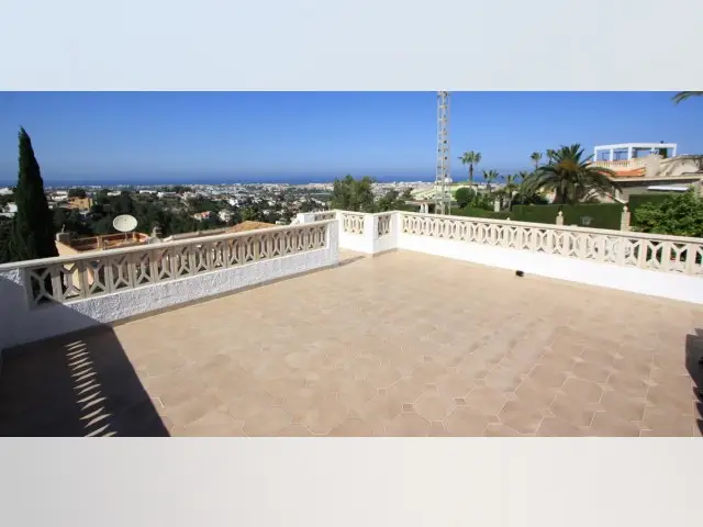 Casa Adosada en Denia con Vistas al Mar y Jacuzzi