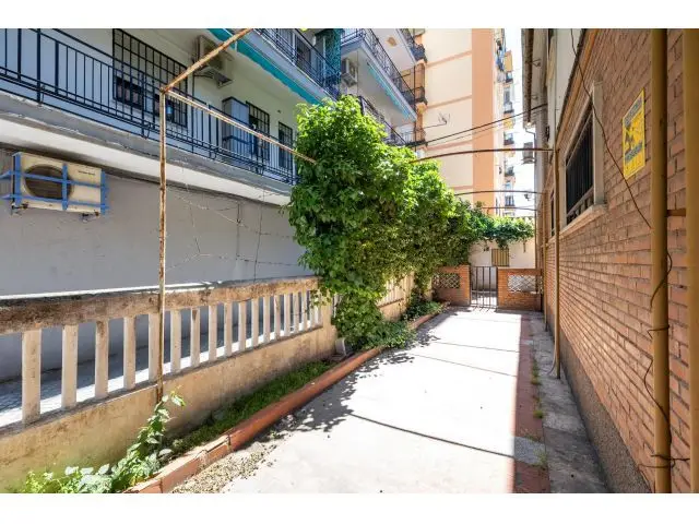 Casa en Centro de Granada: 240m2, Jardin, Garaje