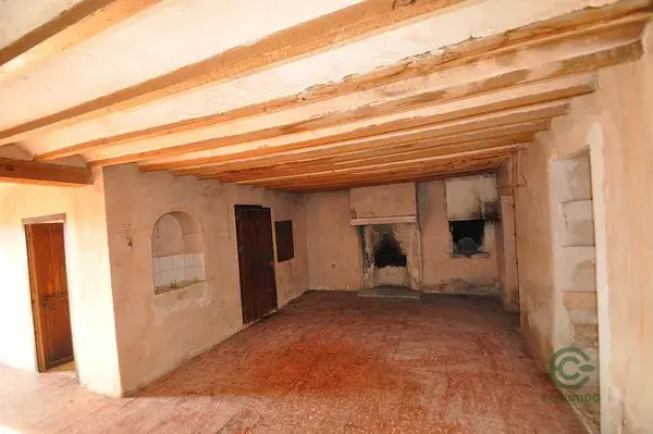 Casa de Campo con Enorme Potencial en Murcia