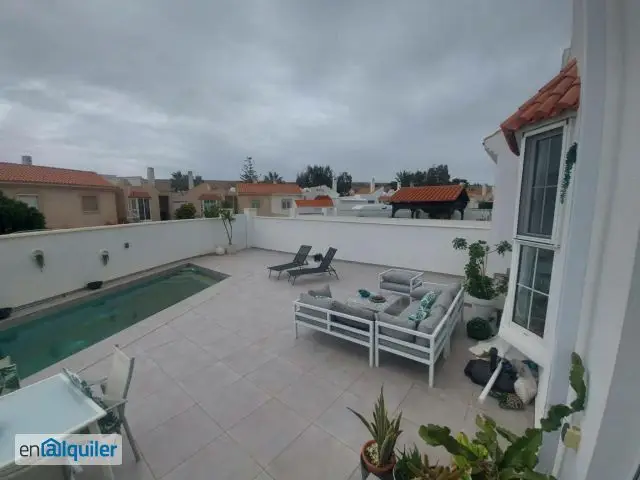 Casa con Piscina en Almerimar Zona Almerigolf