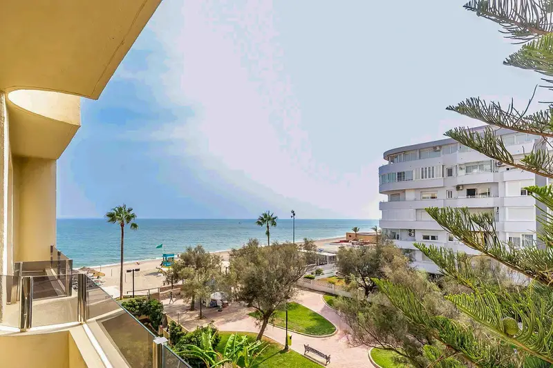 Apartamento en Fuengirola Costa del Sol 2 Dormitorios Frente al Mar