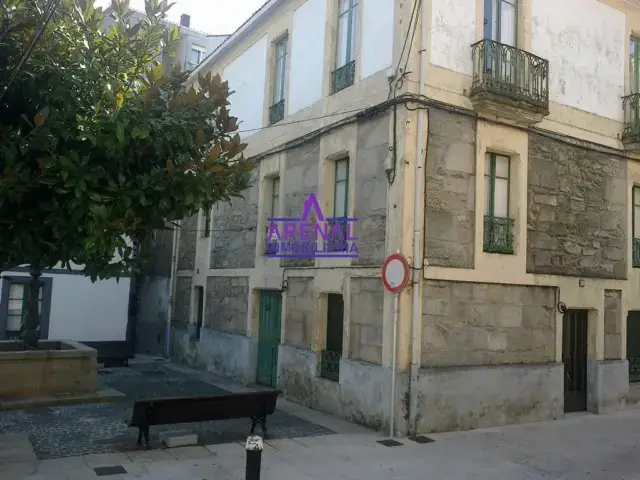 Casa antigua para reformar en centro urbano cerca de la playa