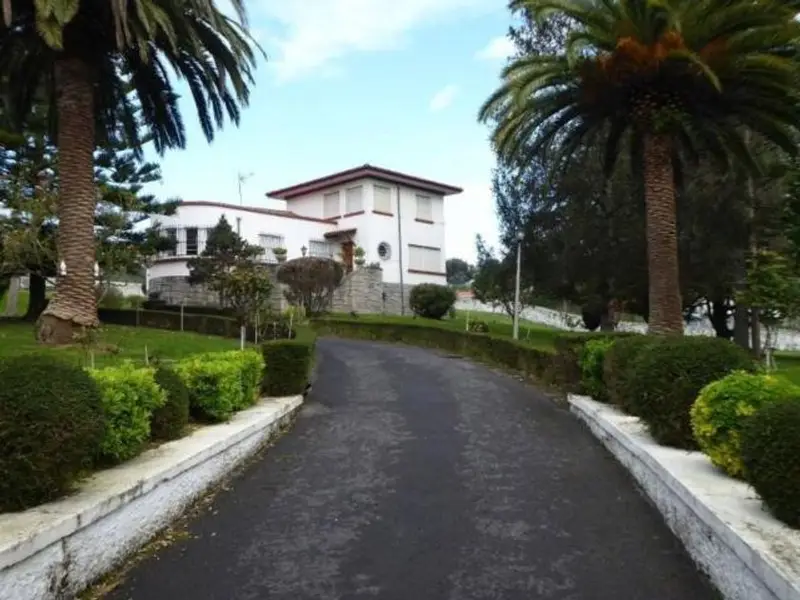 Chalet en Venta Asturias: Casa de Piedra con 6200m2 y Posibilidad de Construir