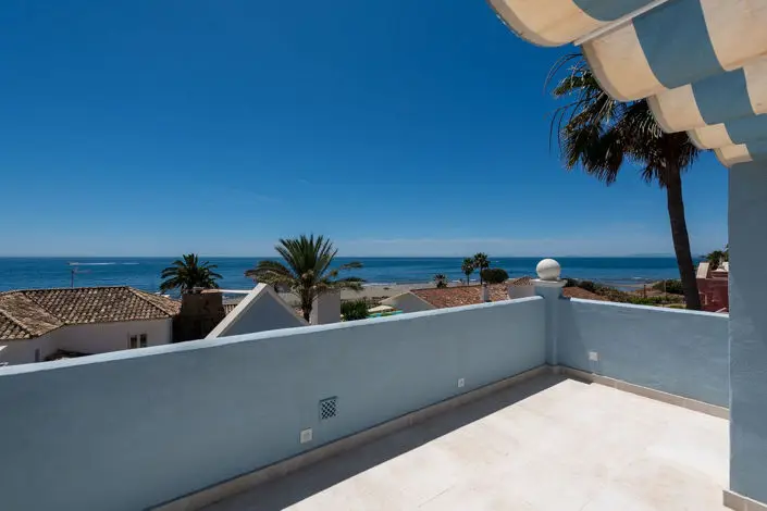 Villa de Lujo 6 Dormitorios en Marbella - Primera Linea de Playa