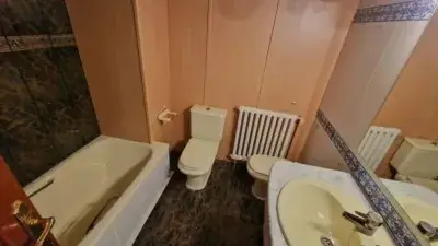 Piso en venta en Linares