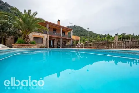Casa de 6 Dormitorios en Montblanc  Prenafeta