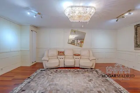 Piso de Lujo en Barrio Salamanca con Garaje Piscina Jardin y Gimnasio