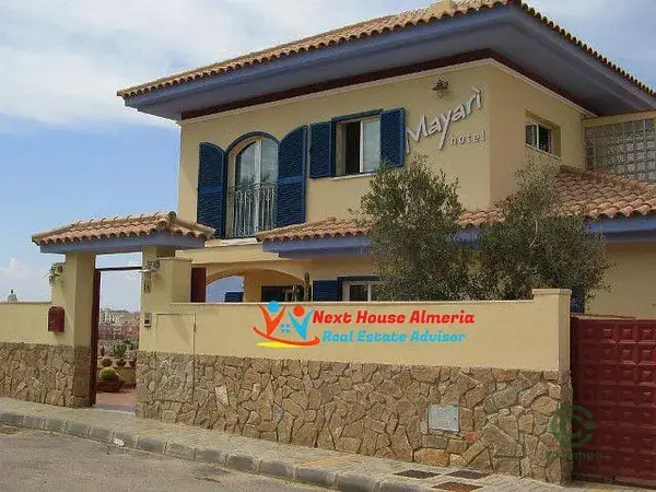 Villa con Vistas en Calabardina 8 Habitaciones B&B Casa Familiar