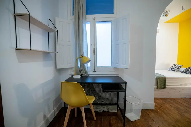 Habitacion Individual con Baño Privado en Piso Compartido
