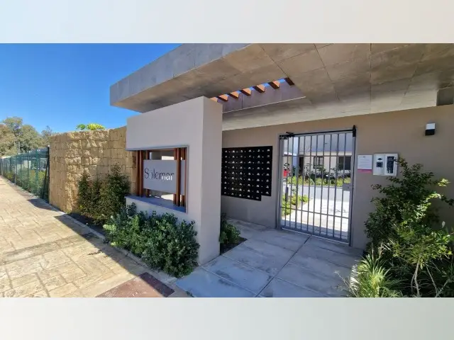 Piso de 3 Dormitorios en venta Casares, España